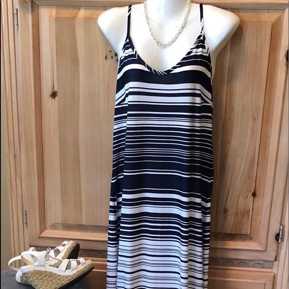 Dresses & Skirts - NWOT Navy and white striped maxi dress